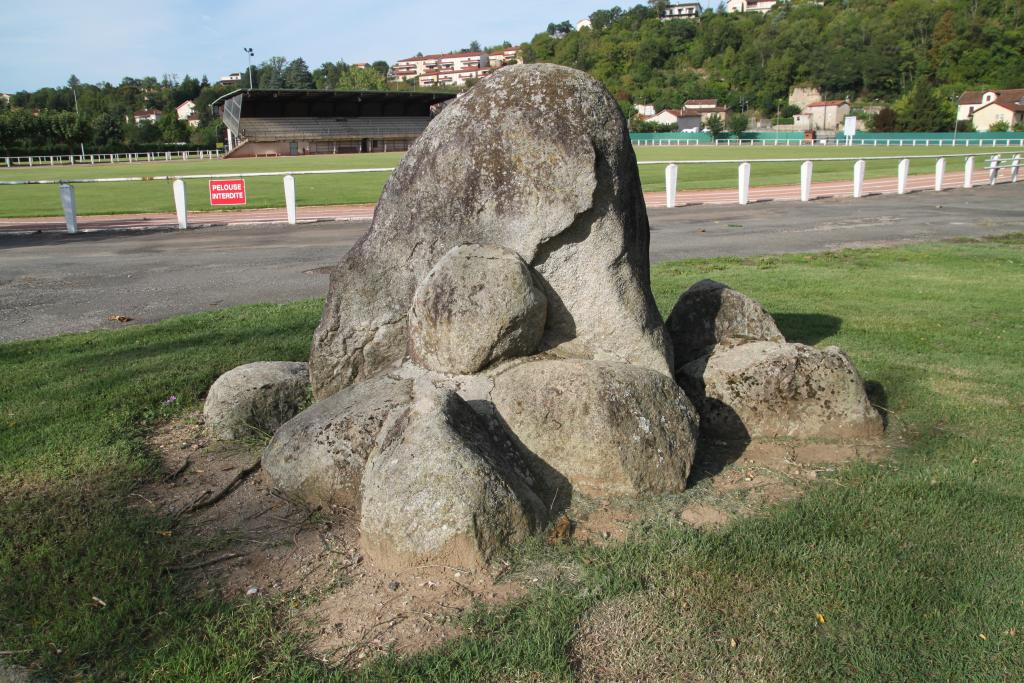 monument à la mémoire des rugbymens morts durant la guerre 14/18