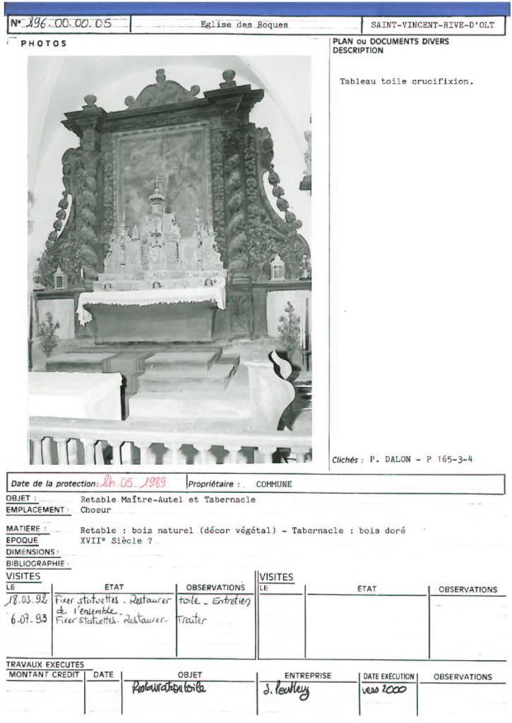 ensemble du retable du maître-autel : autel tombeau, retable architecturé, tableau : Crucifixion, statuettes (2) : Saint Roch et Saint Nicolas