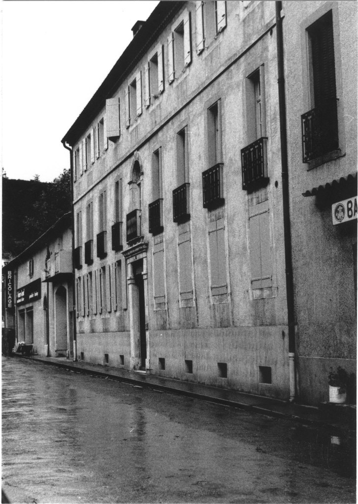 Hôtel des Pyrénées actuellement immeuble