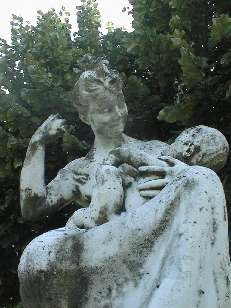 statue (petite nature) : Ainsi font, font, font les petites marionnettes