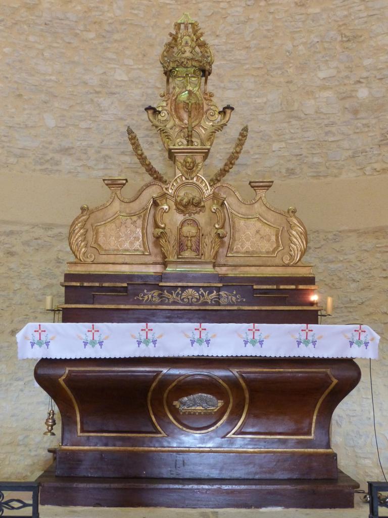 ensemble de l'autel majeur : autel tombeau, tabernacle à ailes, exposition