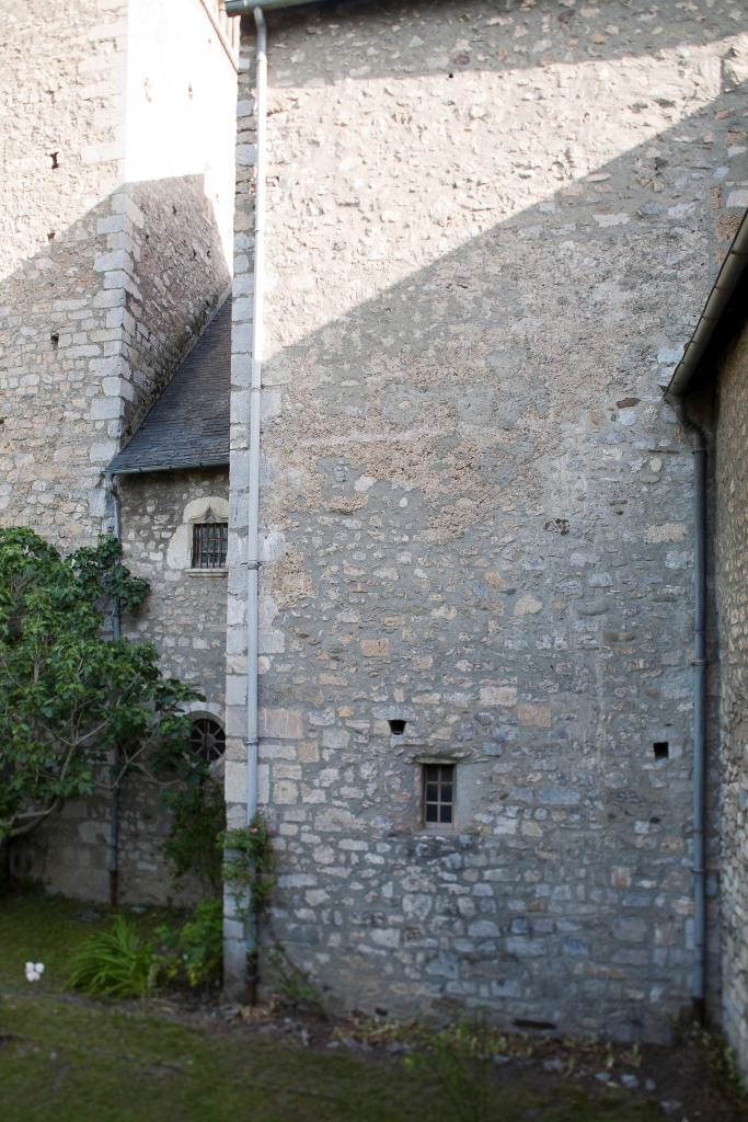 prieuré de bénédictins, église paroissiale Saint-Pierre, Saint-Ebons