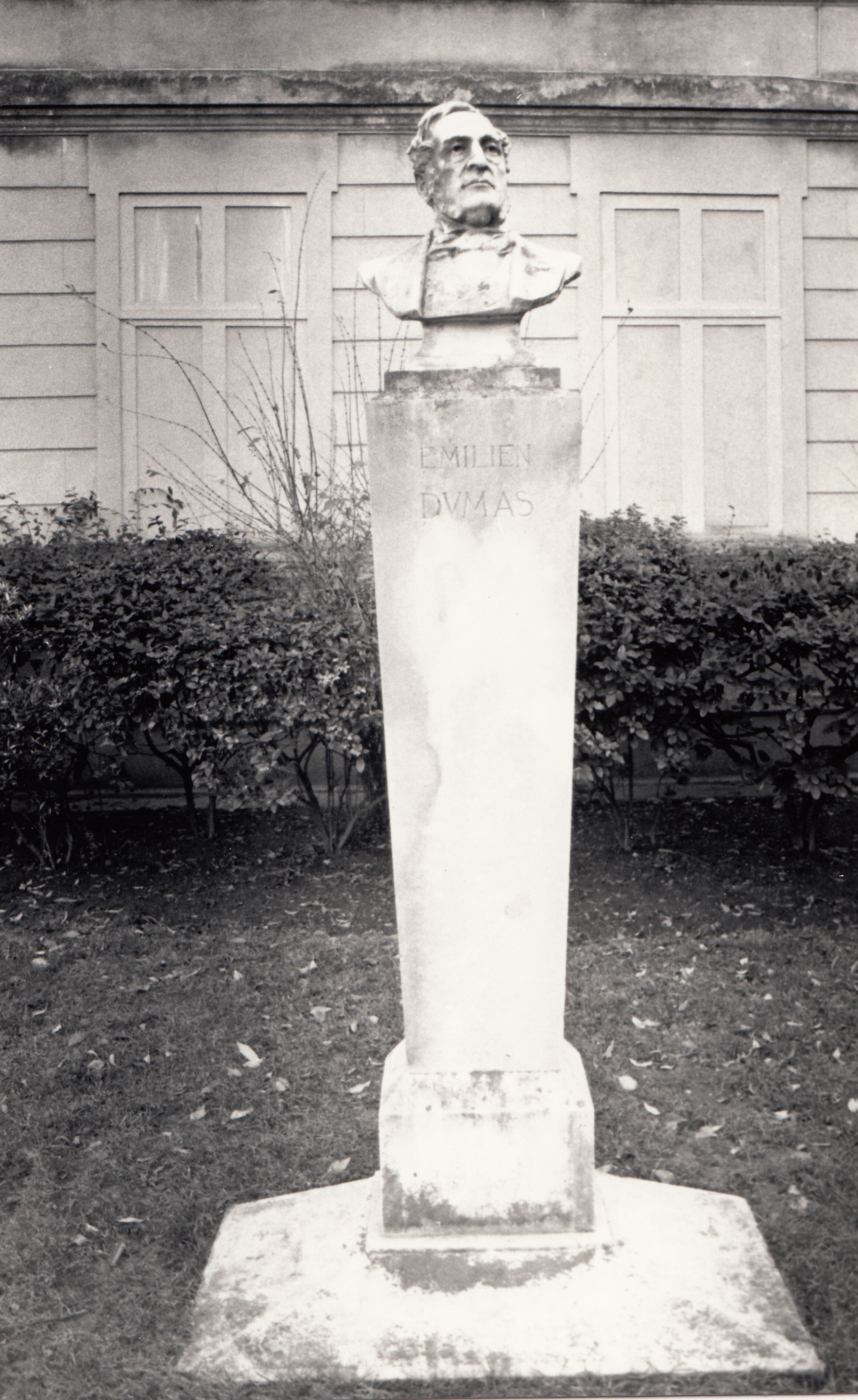monument d'Emilien Dumas