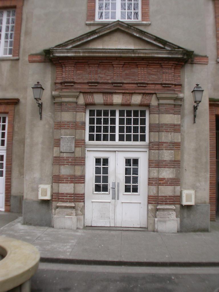 hôtel de Bernuy, puis collège universitaire, actuellement lycée Pierre de Fermat