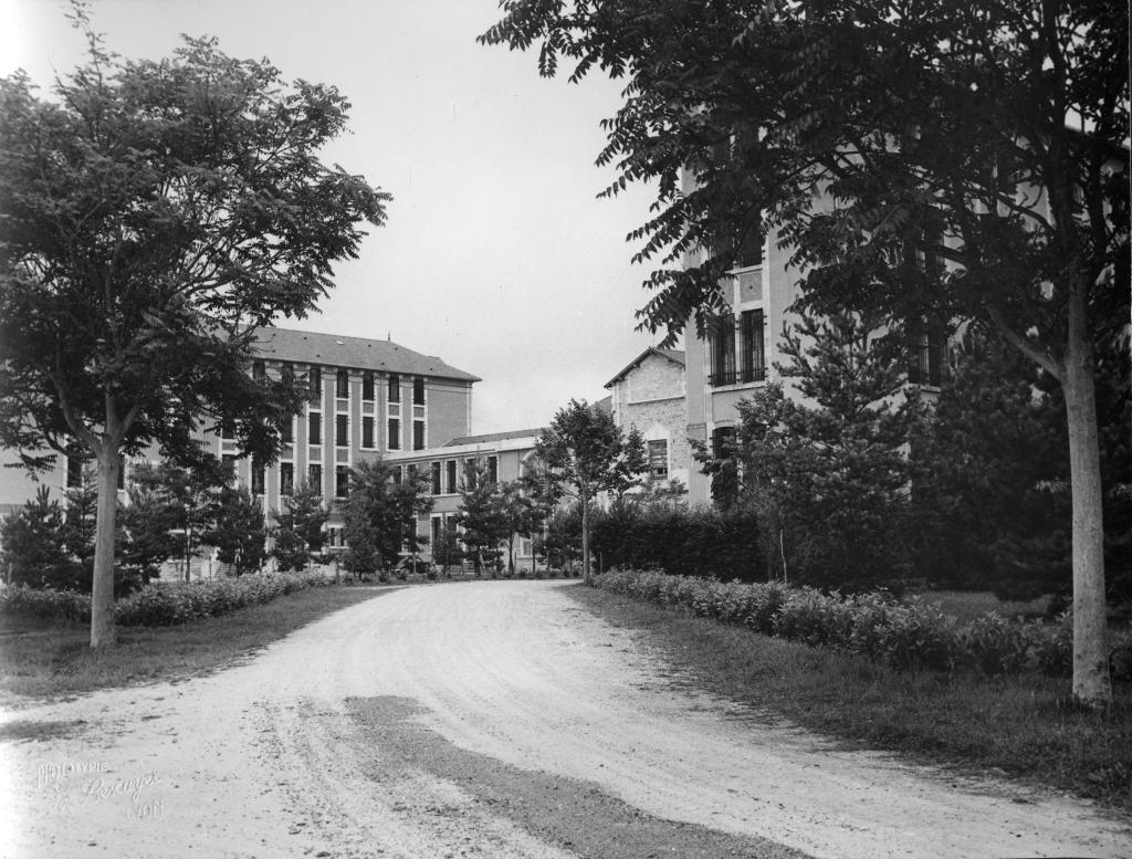 hôpital psychiatrique de Cayssiols, aujourd'hui centre Hospitalier Sainte-Marie de Rodez