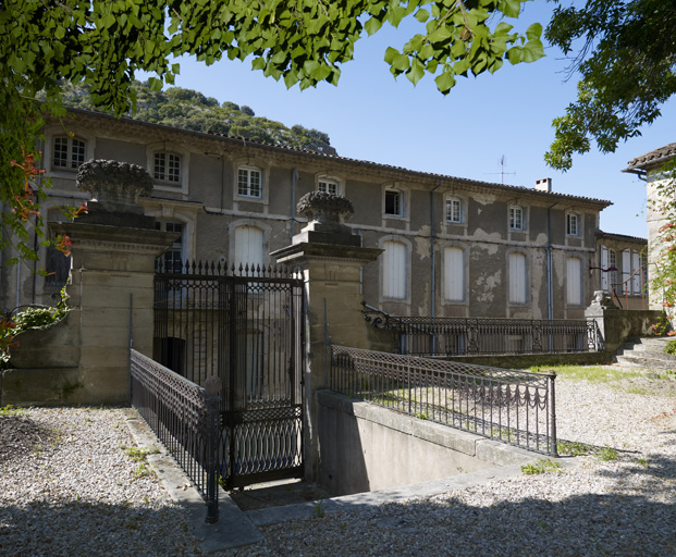 Usine de préparation de produits textiles et d'apprêt des étoffes Raissac, puis Flottes, puis Delpon Bruguière-Fontenille Boissière fils aîné et ses frères et Cie, actuellement logement